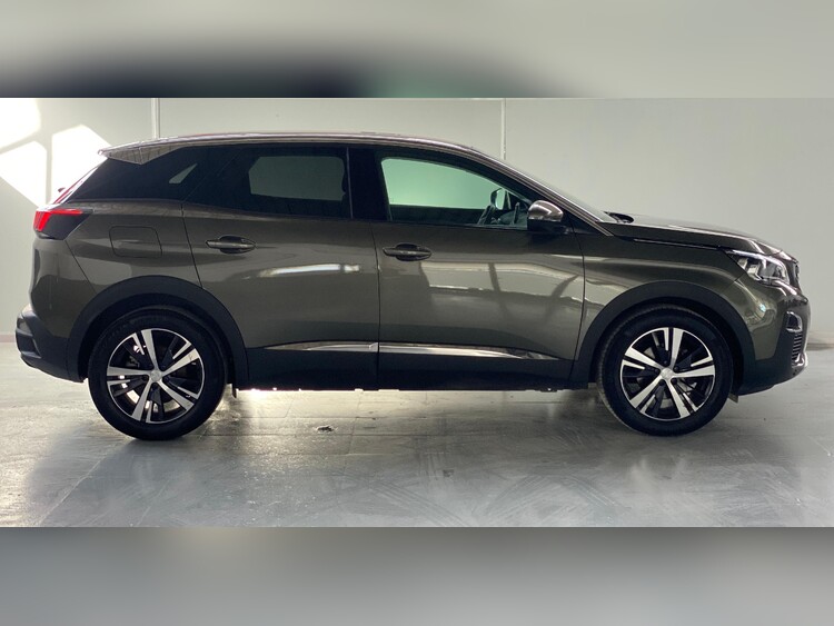 Peugeot 3008 1.2 S&S  Pure Tech Allure 130CV foto 3