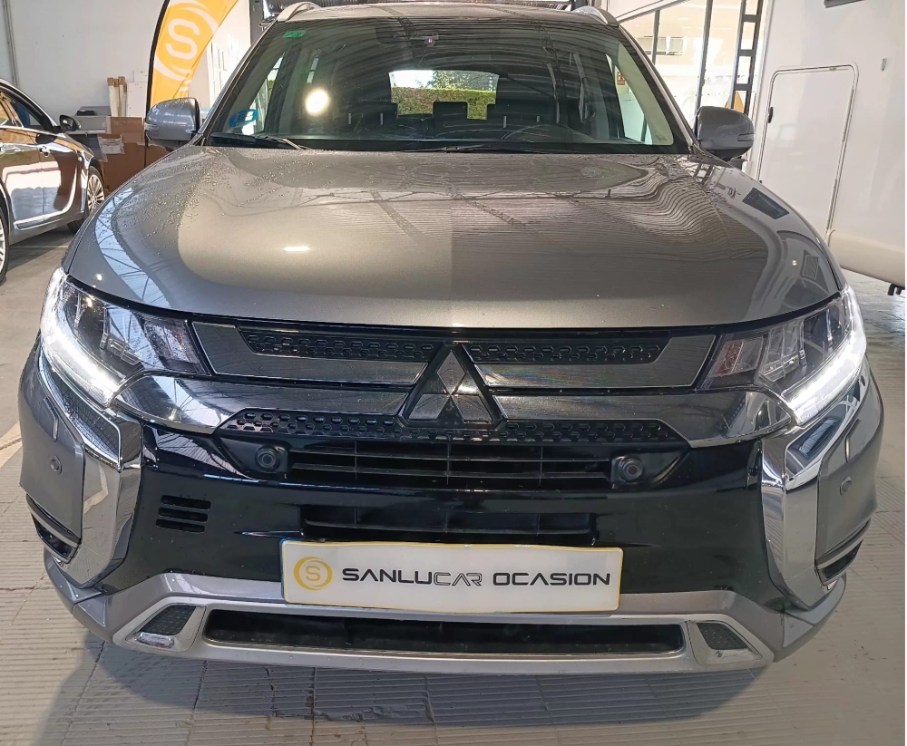 Mitsubishi Outlander PHEV Motion 4WD miniatura 3