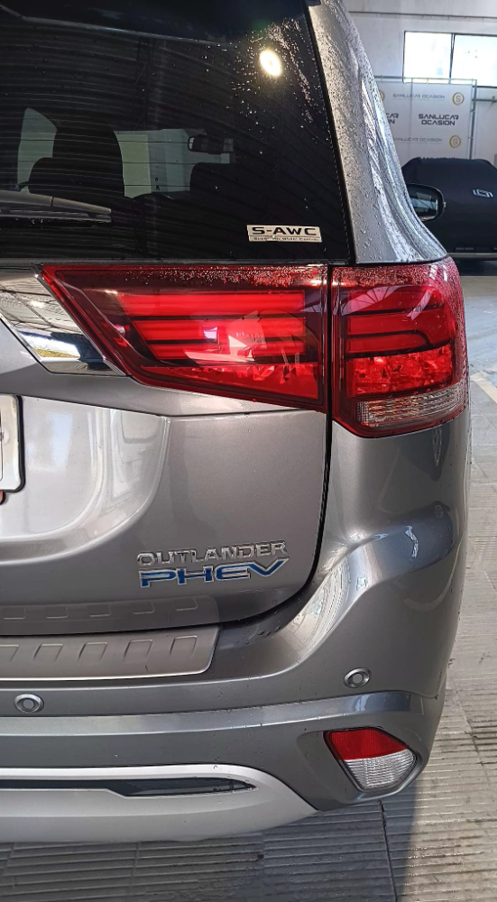 Mitsubishi Outlander PHEV Motion 4WD miniatura 7