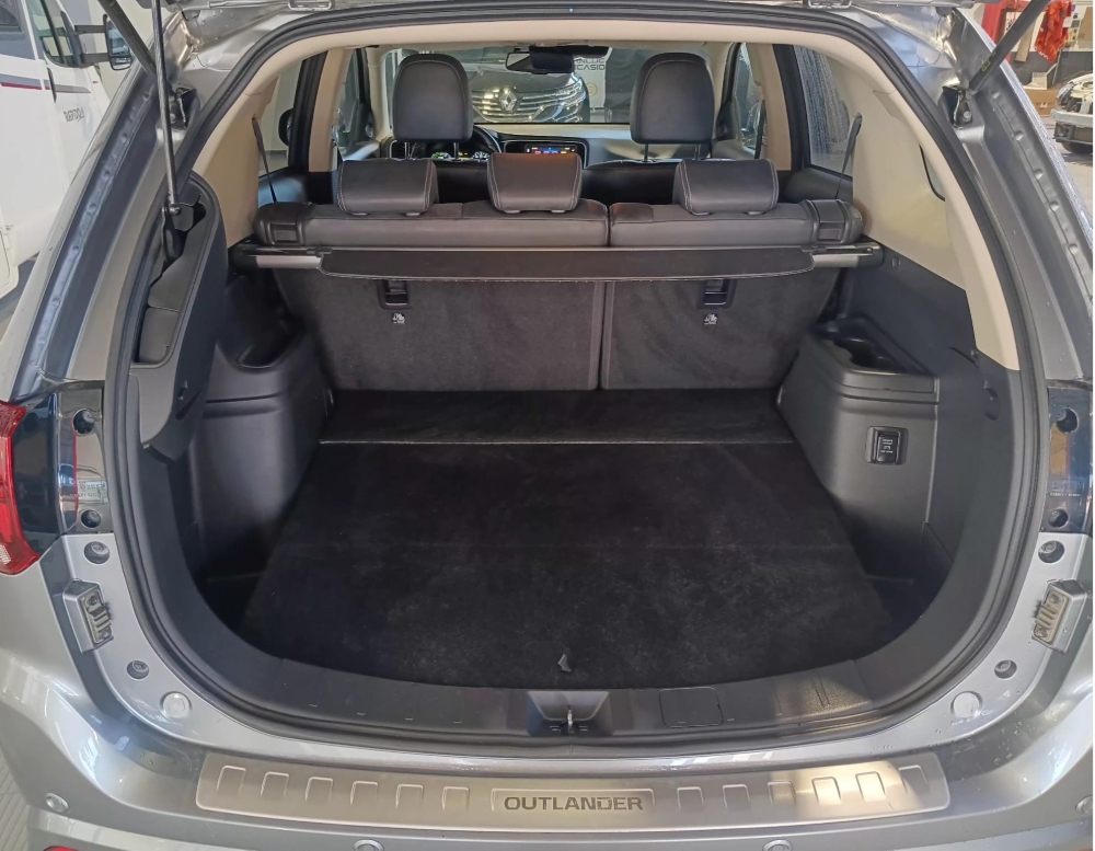 Mitsubishi Outlander PHEV Motion 4WD foto 16