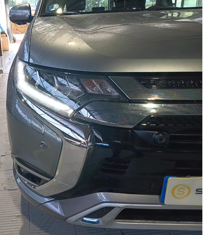 Mitsubishi Outlander PHEV Motion 4WD foto 4