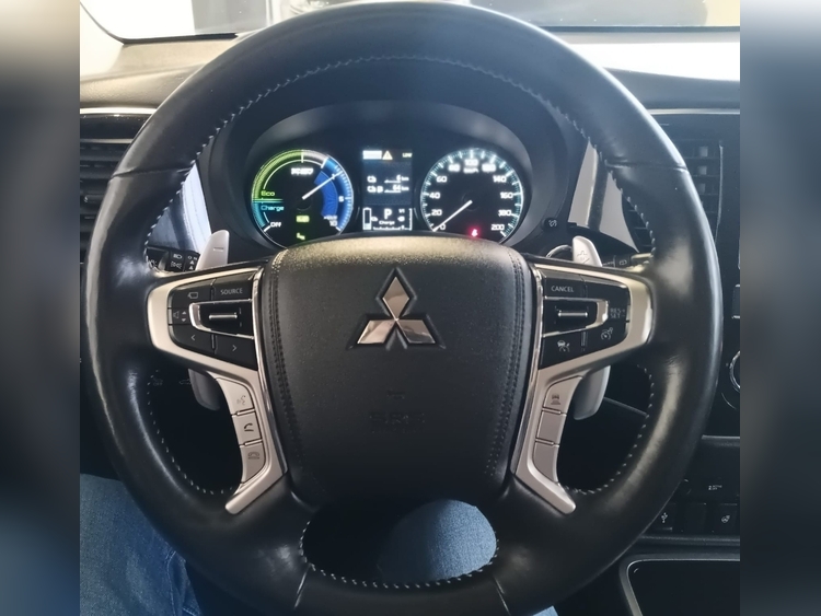 Mitsubishi Outlander PHEV Motion 4WD foto 25