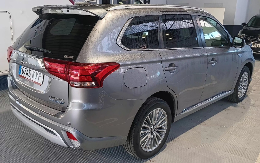 Mitsubishi Outlander PHEV Motion 4WD foto 5