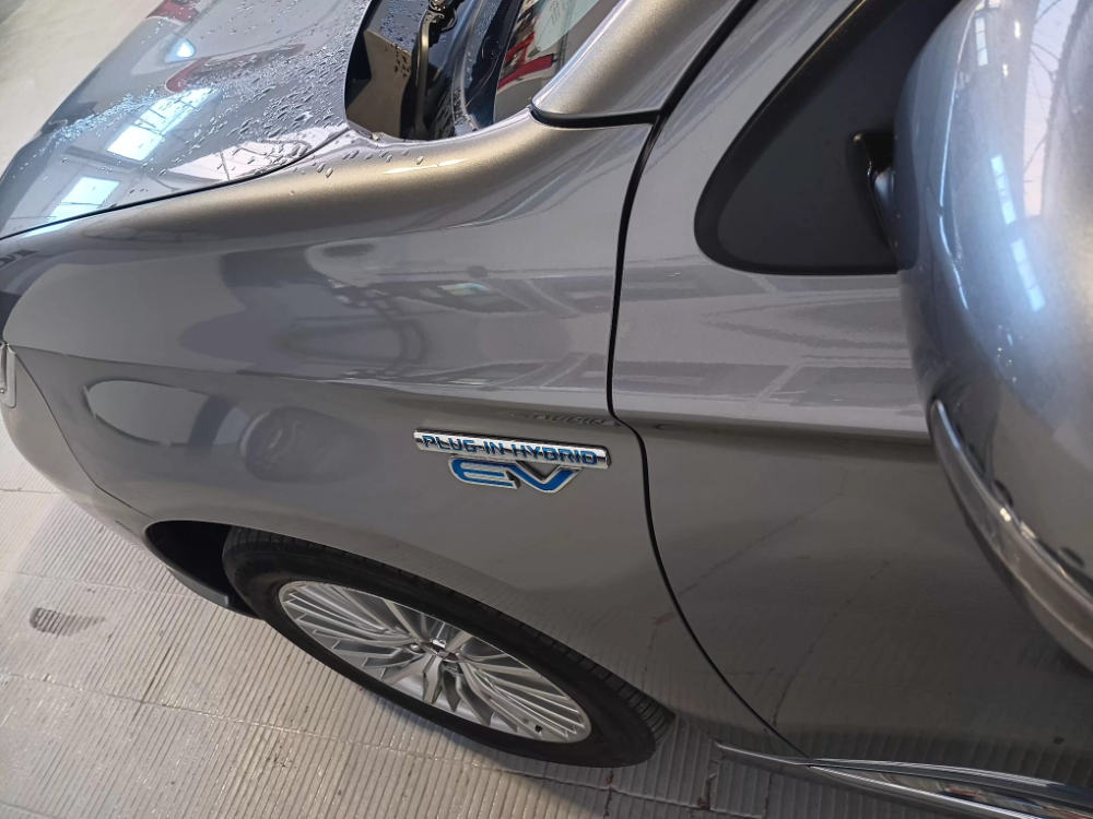 Mitsubishi Outlander PHEV Motion 4WD foto 11