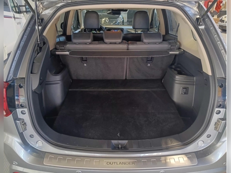 Mitsubishi Outlander PHEV Motion 4WD foto 11