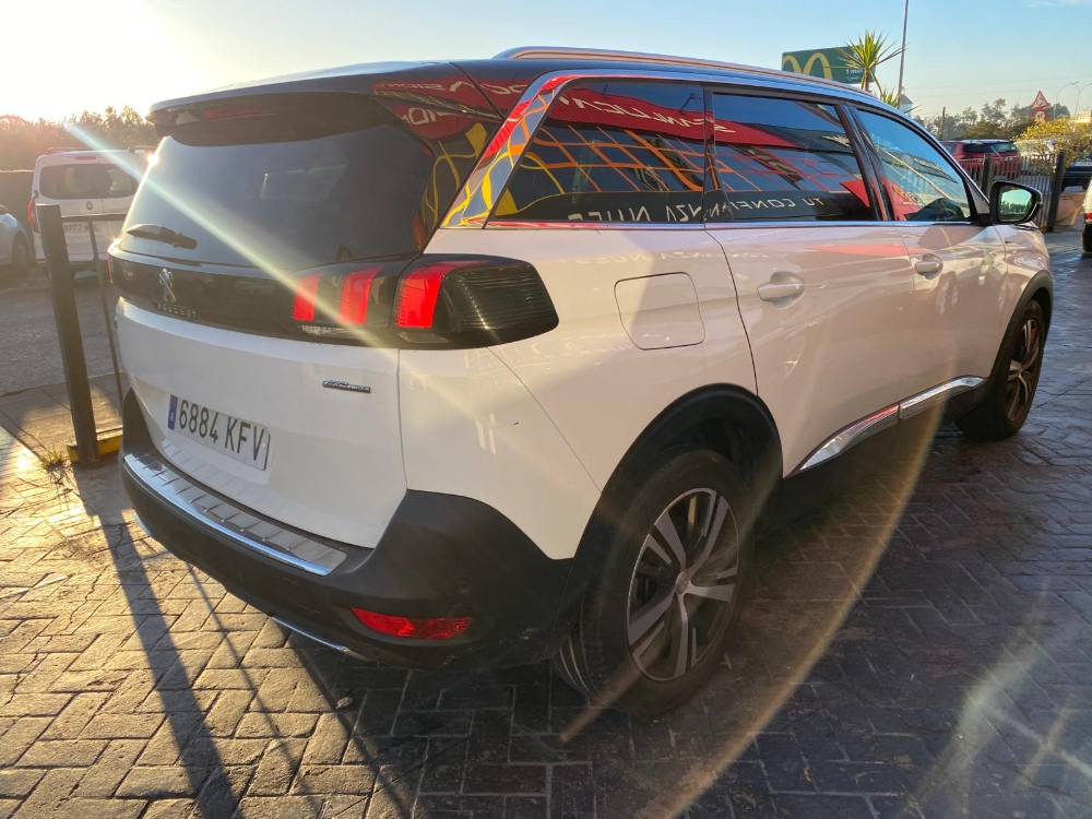 Peugeot 5008 GT Line miniatura 6