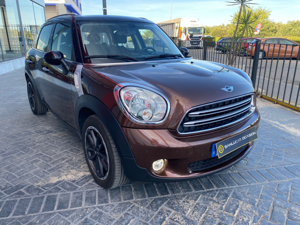 MINI COUNTRYMAN Cooper D miniatura 3
