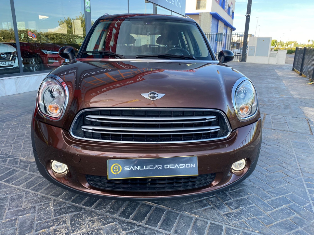 MINI COUNTRYMAN Cooper D miniatura 4