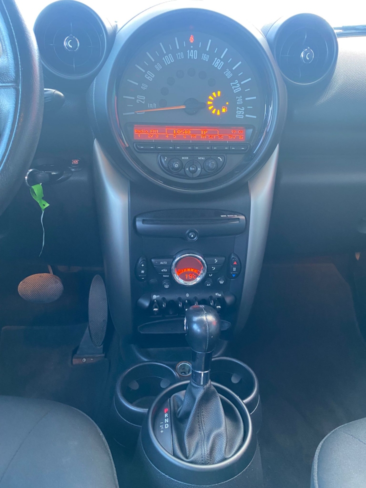 MINI COUNTRYMAN Cooper D miniatura 8