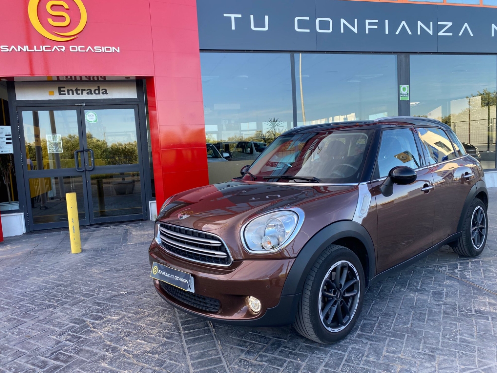 MINI COUNTRYMAN Cooper D foto 2