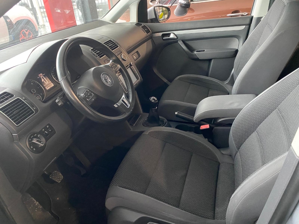 Volkswagen Touran Advance foto 9