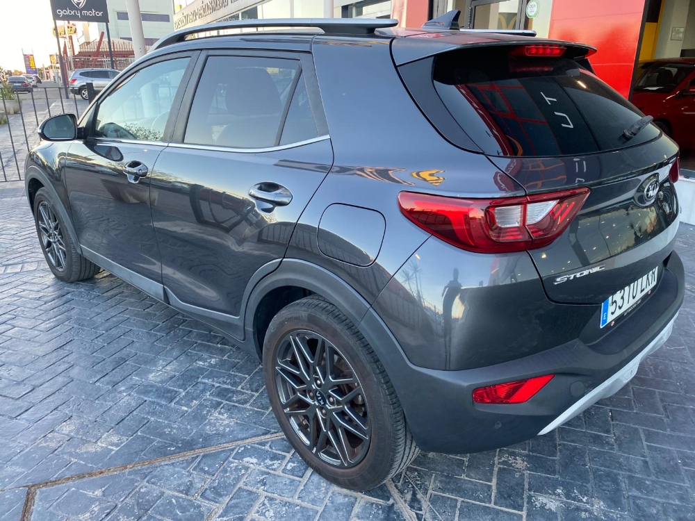 Kia Stonic Black Edition miniatura 5