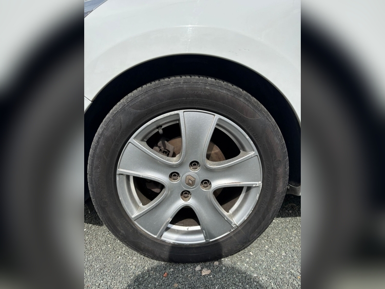 Renault Clio Expression foto 12