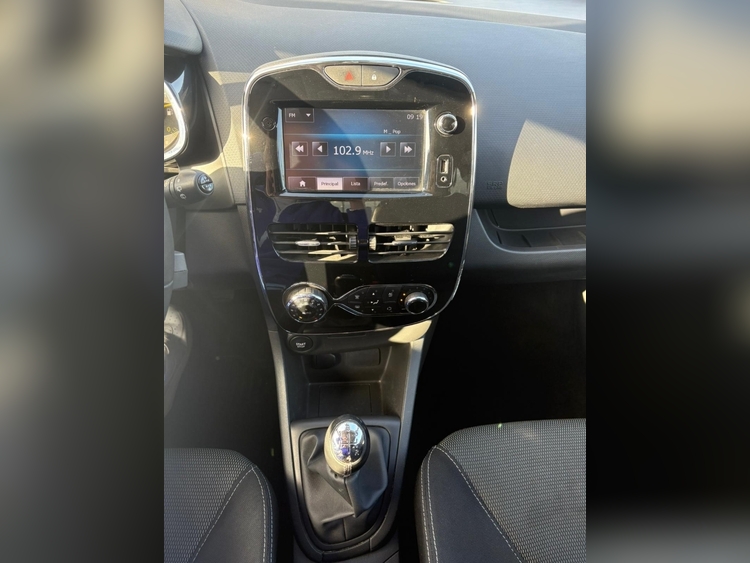 RENAULT CLIO AUTHENTIC foto 10