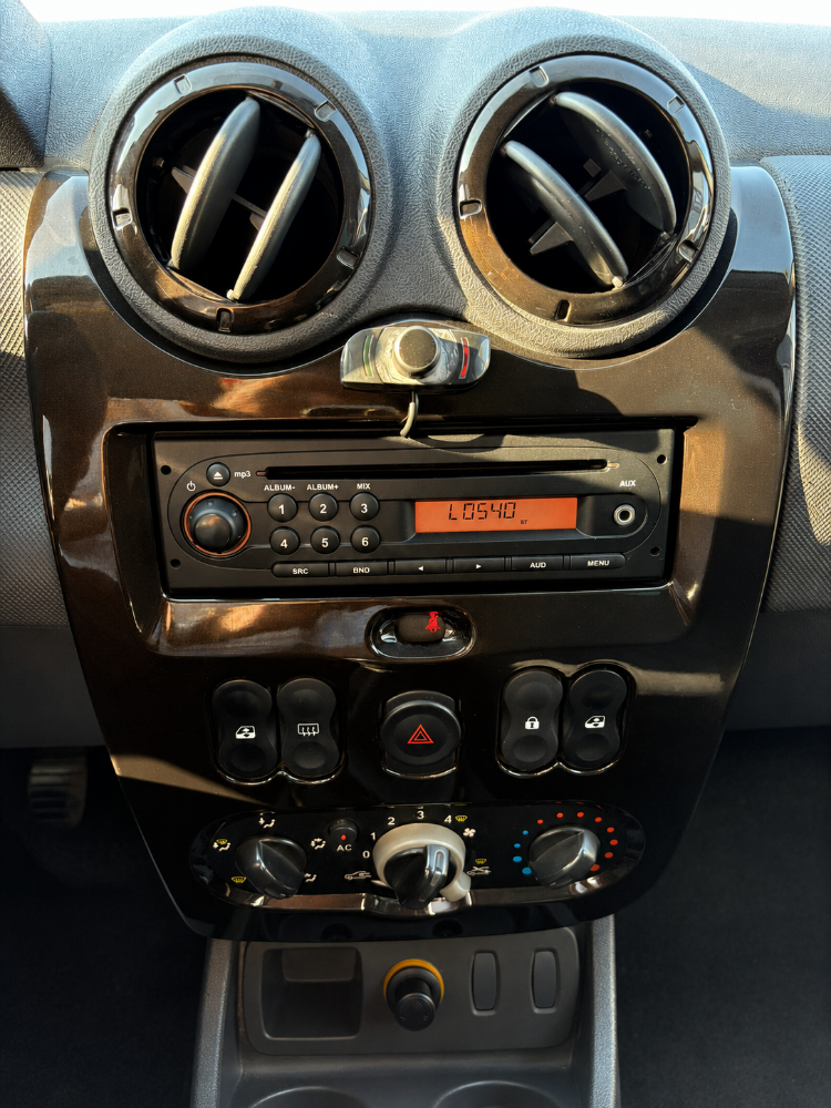 Dacia Duster Laureate 4x2 miniatura 10