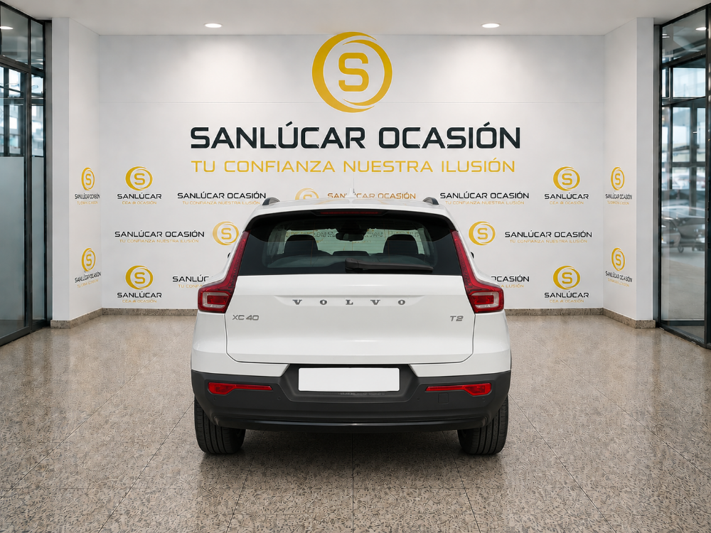 Volvo XC40 Essential 2WD miniatura 3
