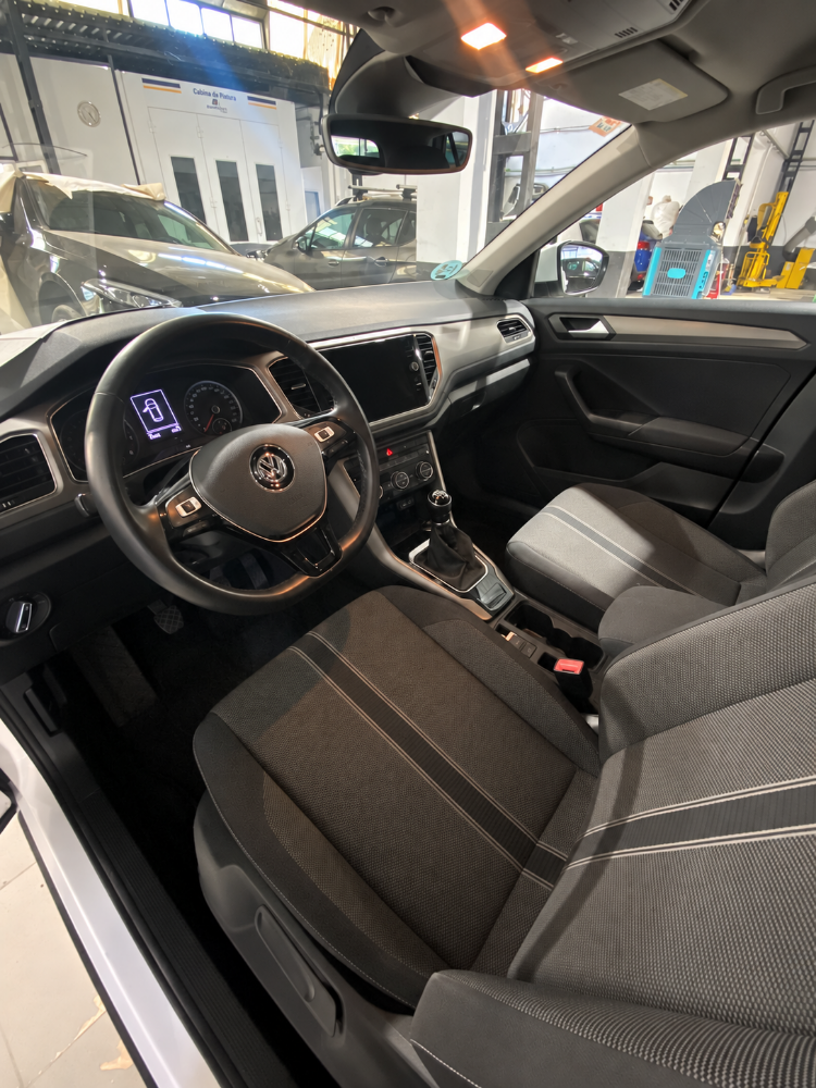 Volkswagen T-Roc Advance foto 8