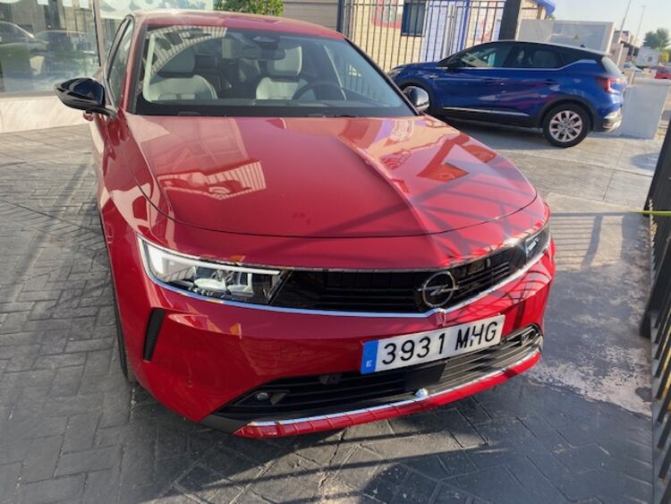 Opel Astra  Elegance 1.2T XHT MT6 S/S 130 HP foto 3